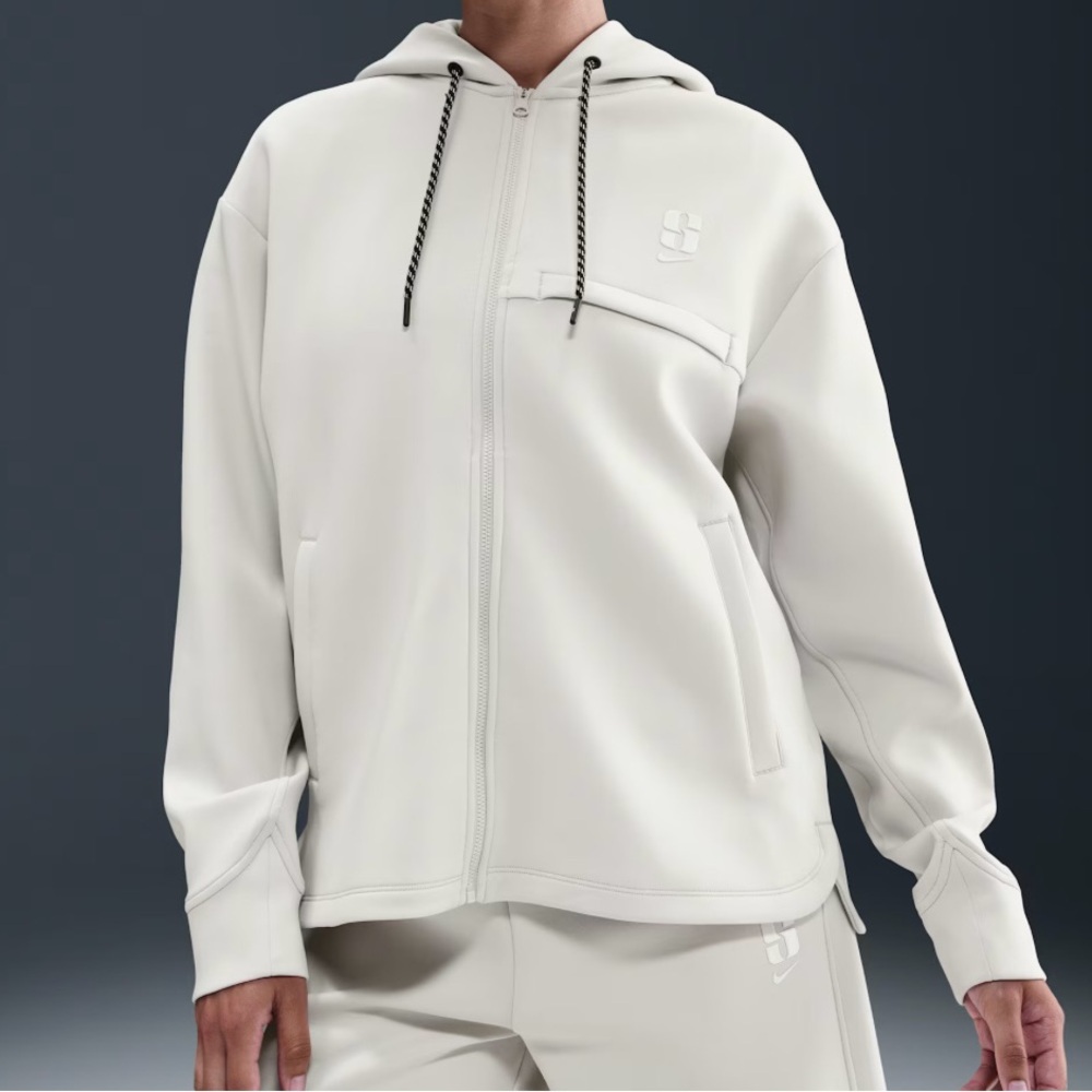 Women's Sabrina
Dri-FIT Loose Full-Zip Basketball Hoodie Size Medium NWT